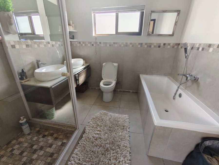 3 Bedroom Property for Sale in Berg En Dal Western Cape